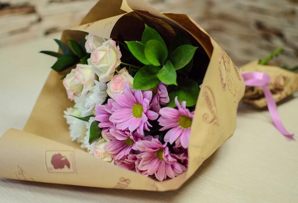 Букет улыбка в Лесной Пушкинский район Букет цветов из: Розы и Хризантемы в Лесной Пушкинский район