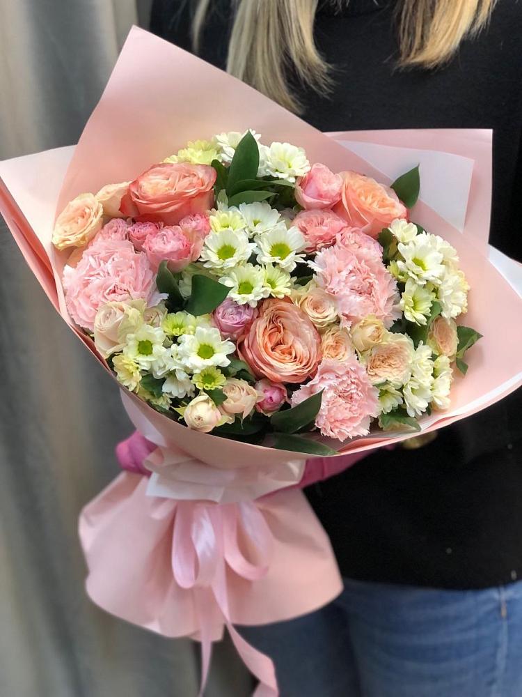 Букет цветов из: Гвоздики, Розы и Хризантемы в Лесной Пушкинский район