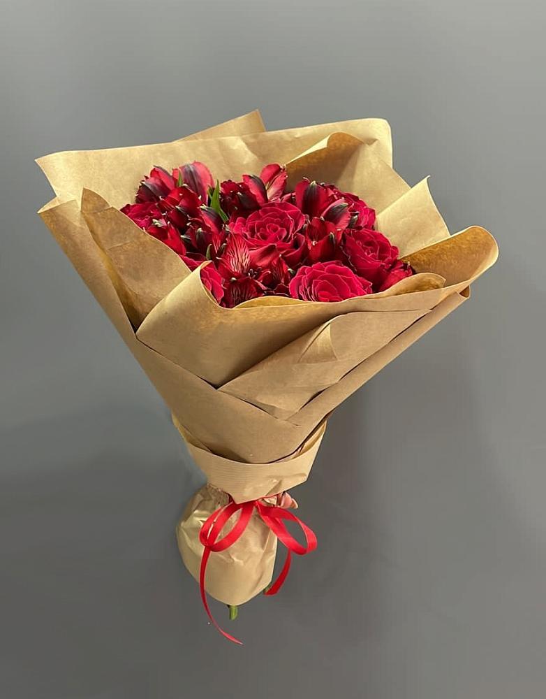 Букет цветов из: Альстромерии и Розы в Лесной Пушкинский район