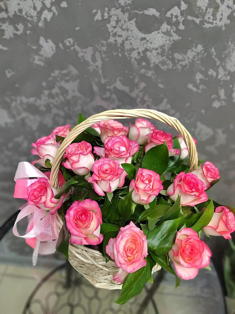 Композиция французская провинция в Лесной Пушкинский район Цветочная композиция из Розы в корзине в Лесной Пушкинский район