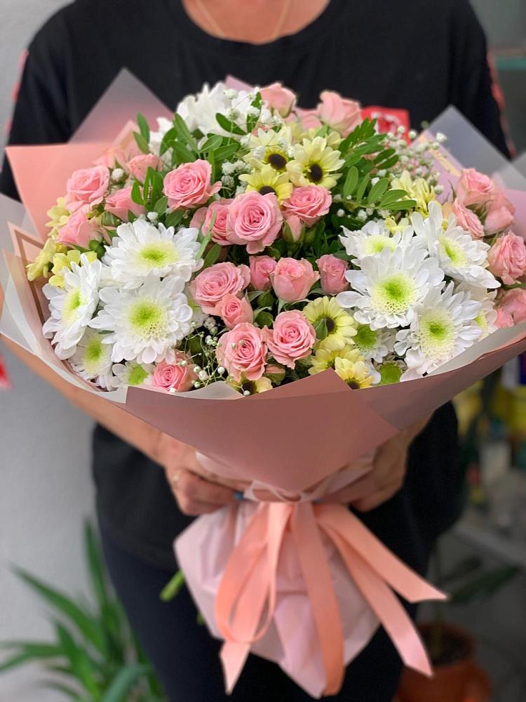 Букет цветов из: Розы и Хризантемы в Лесной Пушкинский район