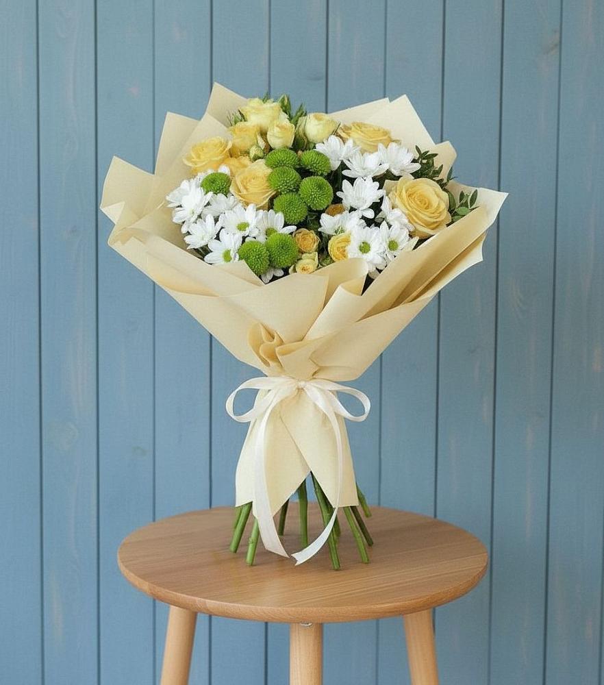 Букет Луч солнца в Лесной Пушкинский район Букет цветов из: Хризантемы и Розы в Лесной Пушкинский район