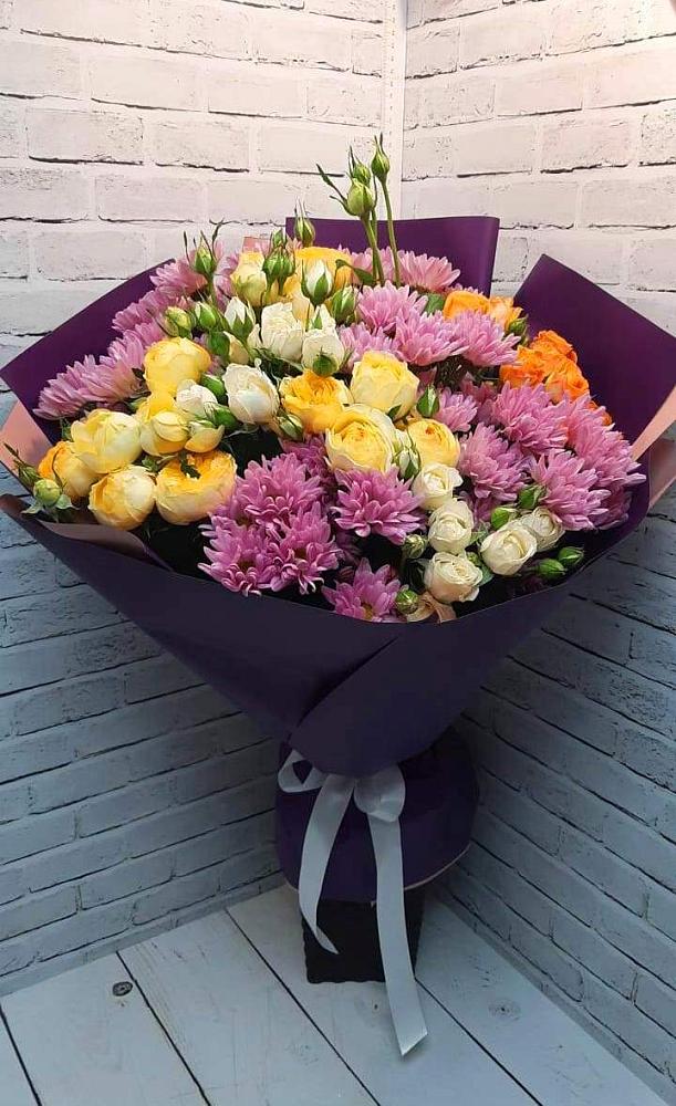 Букет Красочный праздник в Лесной Пушкинский район Букет цветов из: Хризантемы и Розы в Лесной Пушкинский район