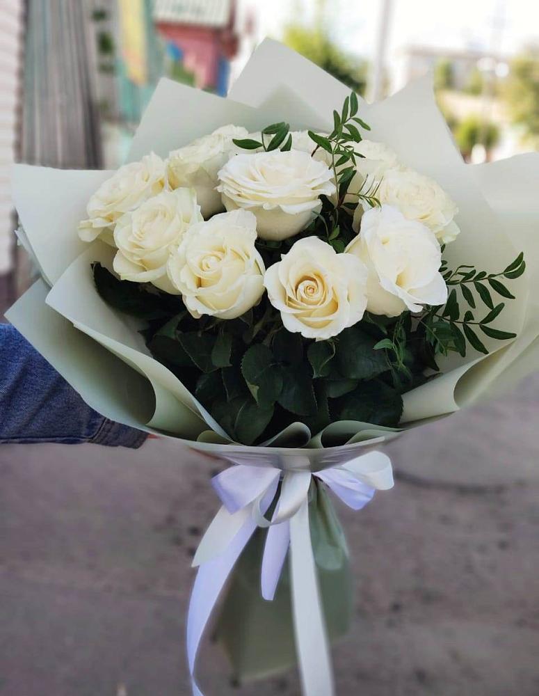 Букет Белые розы Проуд в Лесной Пушкинский район