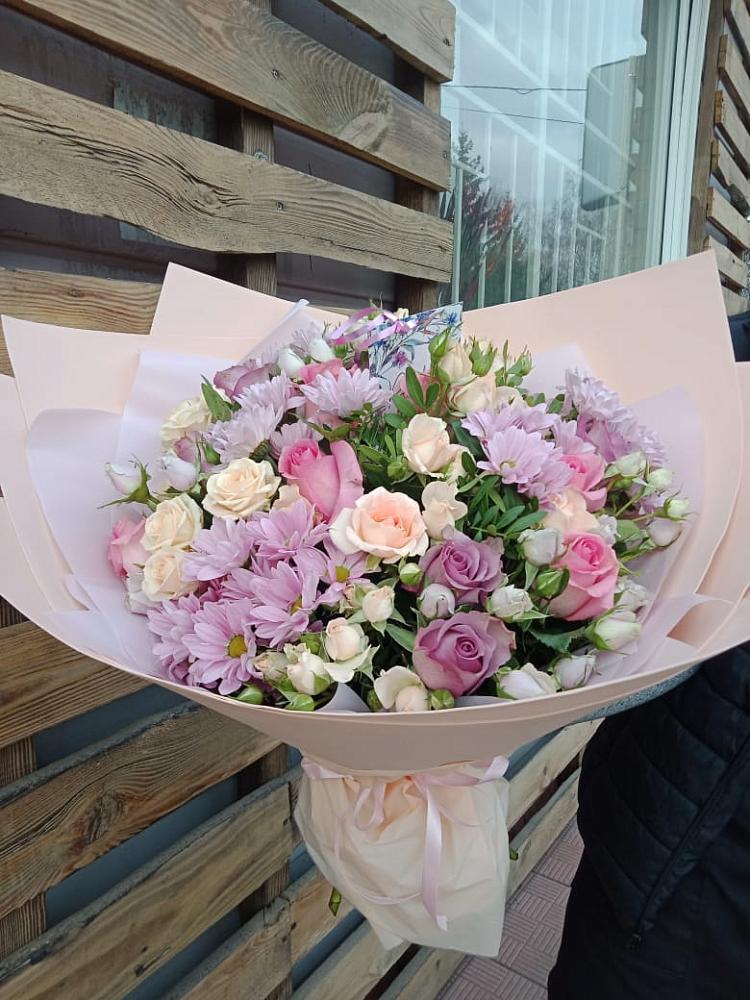 Букет цветов из: Розы и Хризантемы в Лесной Пушкинский район