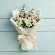 Букет цветов из:  Альстромерии в Лесной Пушкинский район