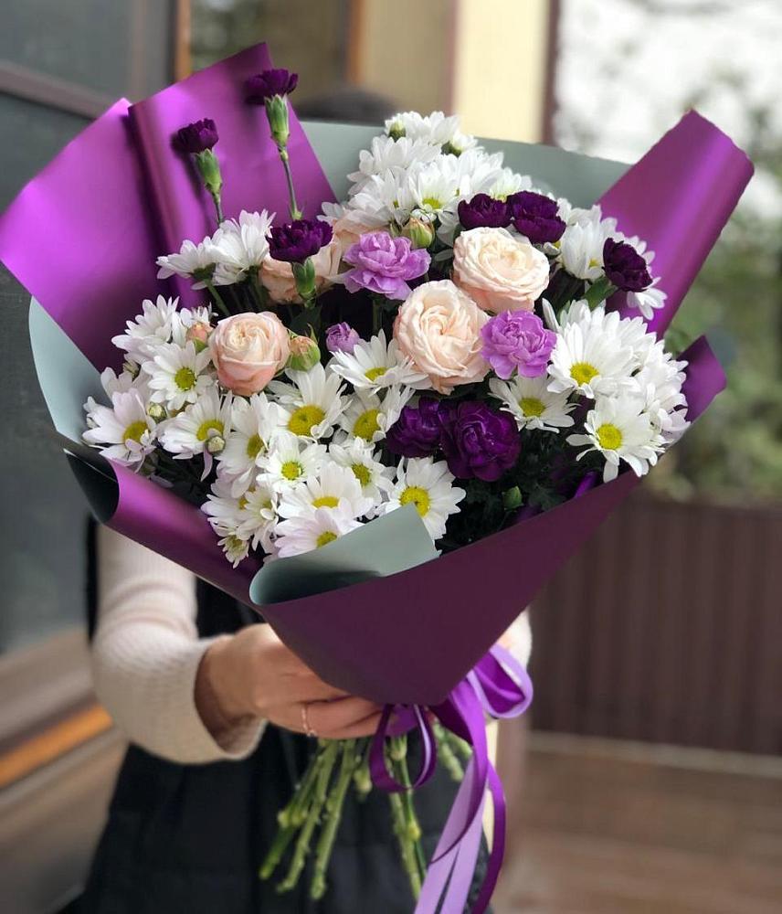 Букет цветов из: Хризантемы, Гвоздики и Розы в Лесной Пушкинский район