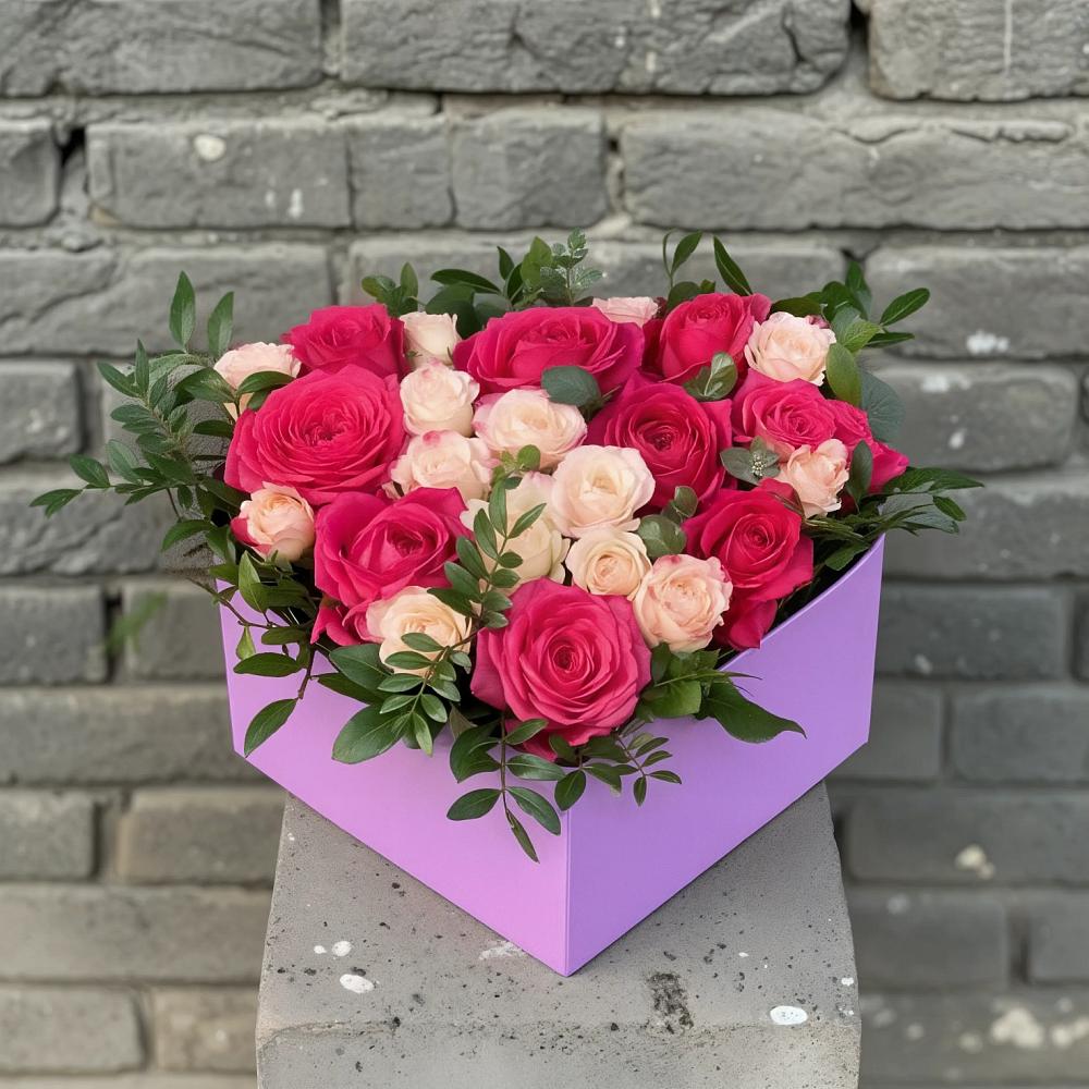 Цветочная композиция из Розы в коробке в Лесной Пушкинский район