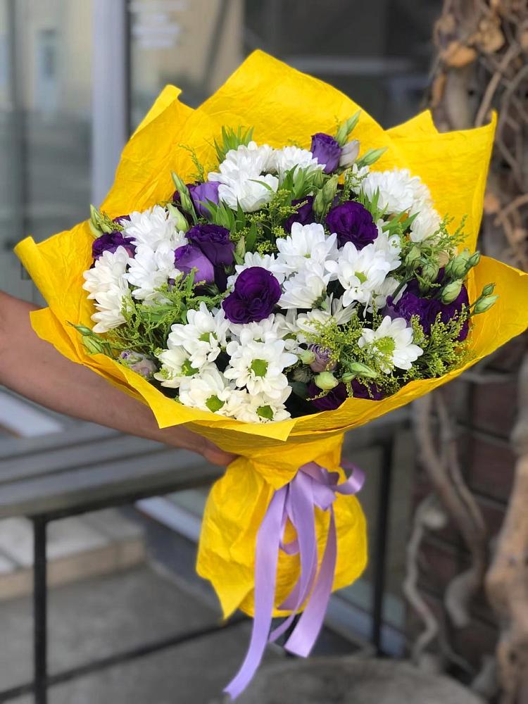 Букет цветов из: Ирисы, Хризантемы и Ромашки в Лесной Пушкинский район