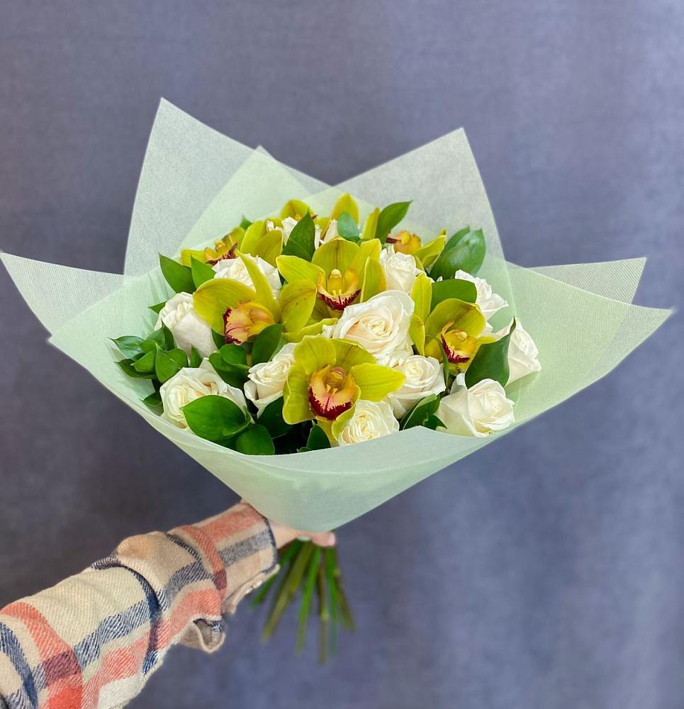 Букет цветов из: Орхидеи и Розы в Лесной Пушкинский район