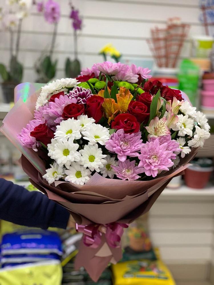 Букет цветов из: Розы, Хризантемы и Альстромерии в Лесной Пушкинский район