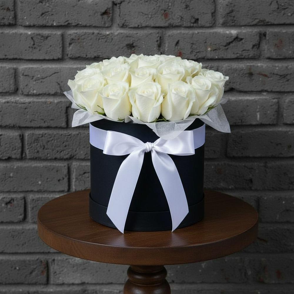 Композиция воздушная нежность в Лесной Пушкинский район Цветочная композиция из Розы в шляпной коробке в Лесной Пушкинский район